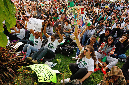 Hamilton High School in Los Angeles’ 2011 student walkout in protest of proposed cuts, teacher layoffs. (Photo: LAT)