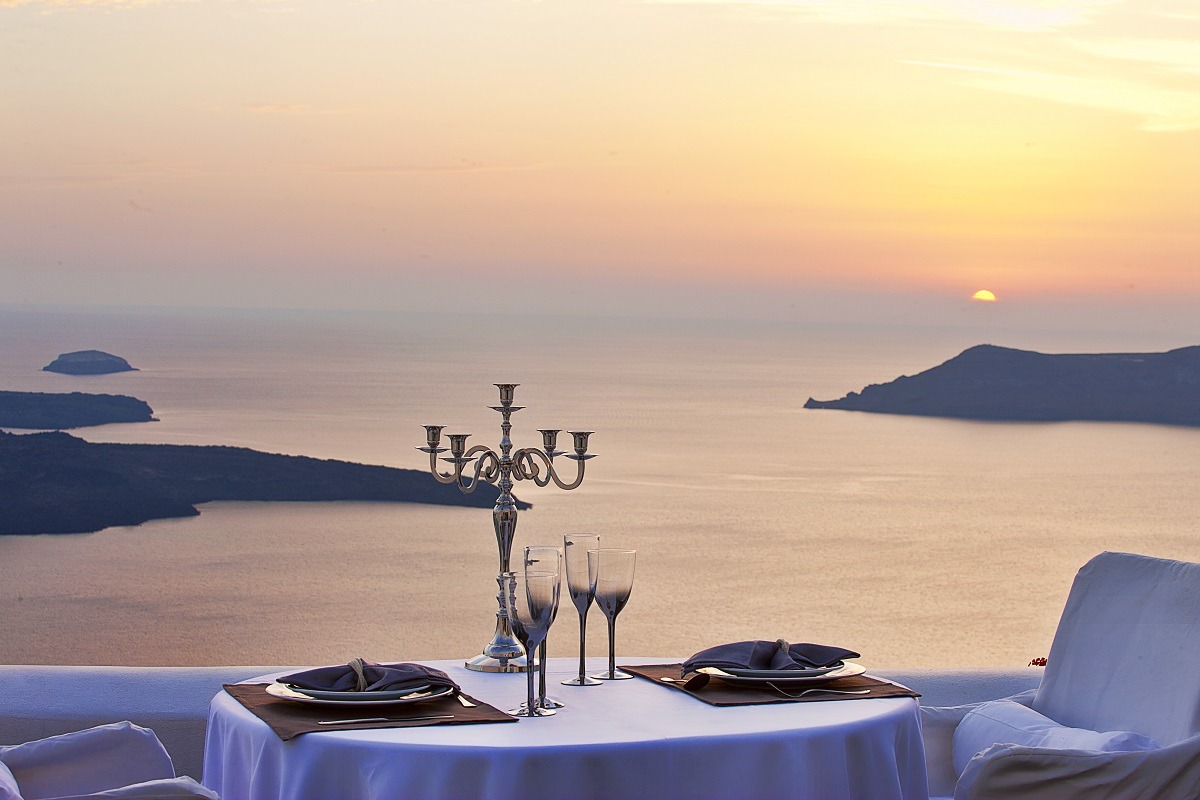 Candlelight Dinner in Santorini