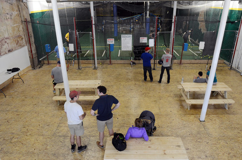 Everybody hits - Indoor Batting Cages