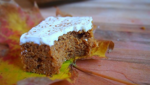 60 Calorie Healthy Pumpkin Bars With A Vanilla Bean Cream Cheese Frosting!