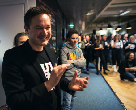 Supercell CEO Ilkka Paananen, the world's least powerful CEO, organized Supercell into autonomously-working cells