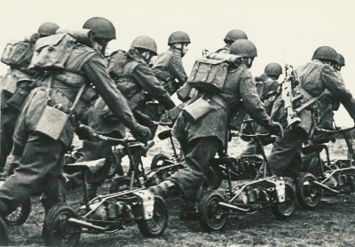 Motor Unik yang digunakan pada Perang Dunia II. • AdAdhie
