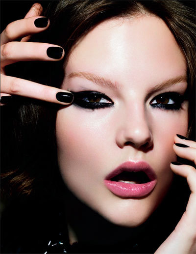 Rich Black by Max Factor is also a must for flamboyant lashes.