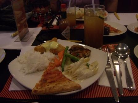rice, fish fillet w/tartar sauce, grilled chicken breast, pasta w/white sauce and pizza; of course iced tea for drinks