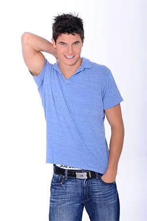 1 Robbie Amell