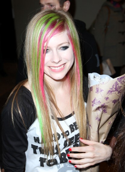 avril lavigne hair. We have seen Avril Lavigne's blonde hair streaked with pink highlights years 