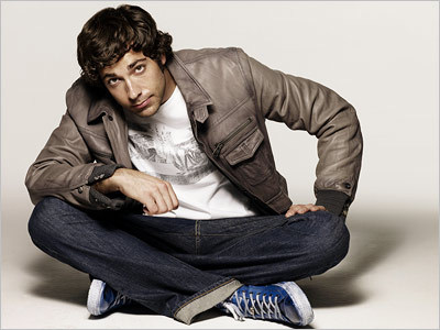 Zachary Levi This man THIS MAN AH Not only is he beautiful 