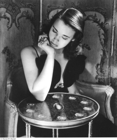 Gloria Vanderbilt was and always will be just endless amounts of glamour