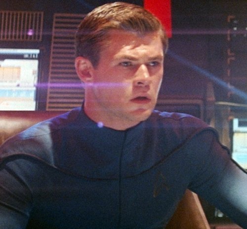 chris hemsworth george kirk. chris hemsworth george kirk star trek. #Chris Hemsworth #Star Trek #Thor.