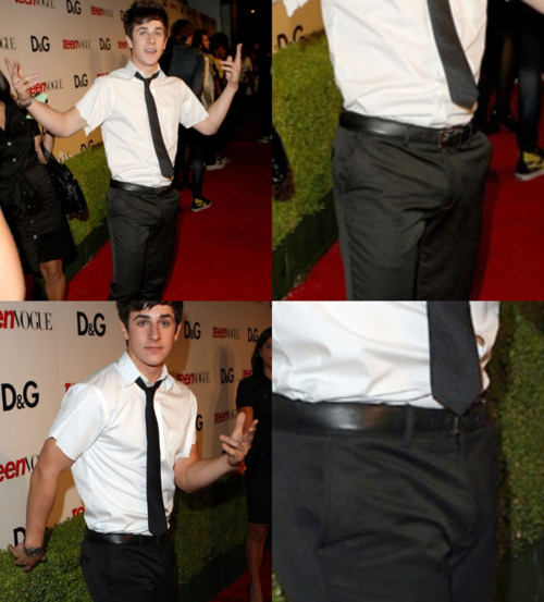 tagged as BULGE This is a good one david henrie reblogged event