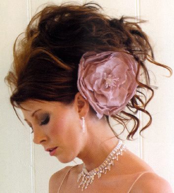From Hair up post by Wedding Sites