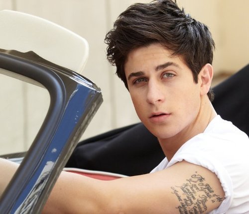 Six Feet Under The Stars i just recently realized how hott David Henrie 