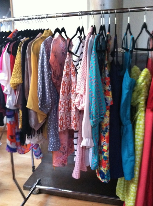Lulu's also threw in a surprise for the bloggers with a rack of new clothes for us to grab! 
