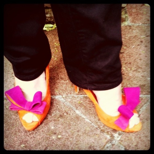 Lovely fun heels on Annie of Poetic & Chic by Jeffrey Campbell! 