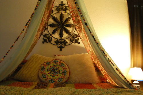 The Goods - The Goods DIY: bed canopy