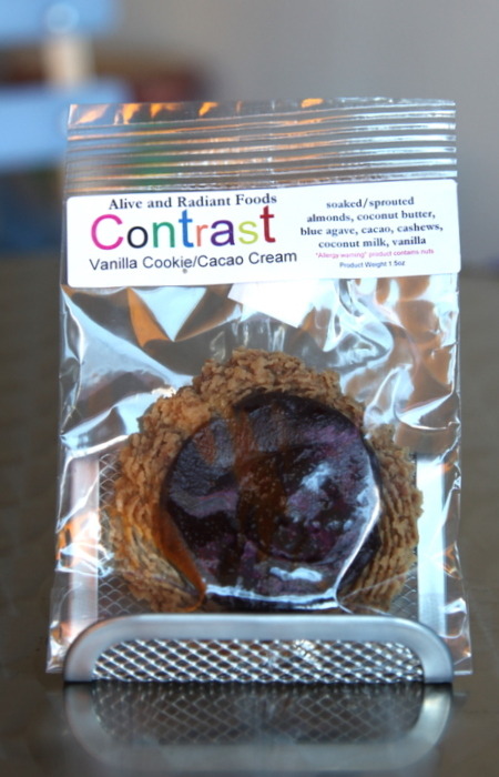 Gluten Free Cookie: Alive and Radiant Foods Contrast Cookie - Vanilla Cookie/Cacao Cream