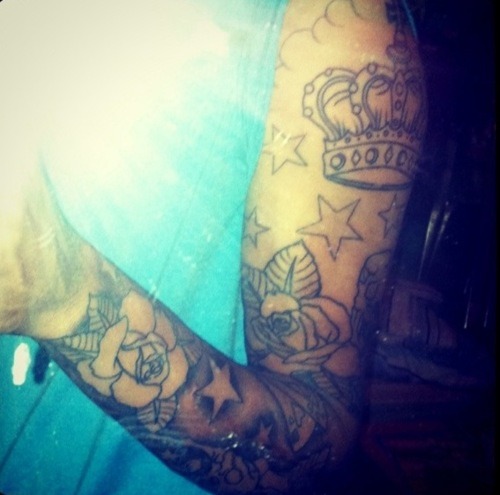 Black Grey sleeve tattoo with Black roses OR Dark Red Normal Red roses
