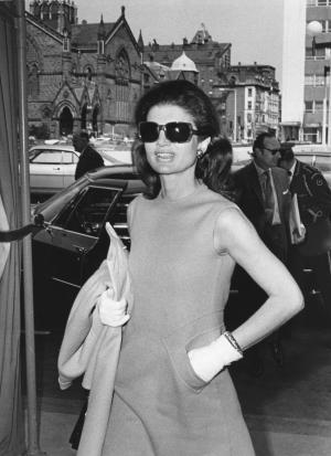 ONCE YOU KNOW THIS GETTING DRESSED IS A NOBRAINER image Jackie Kennedy 