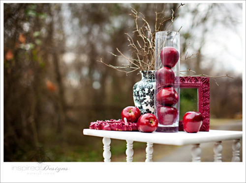 apples as fall wedding decor 12hollywood askedI like the pumpkins in a