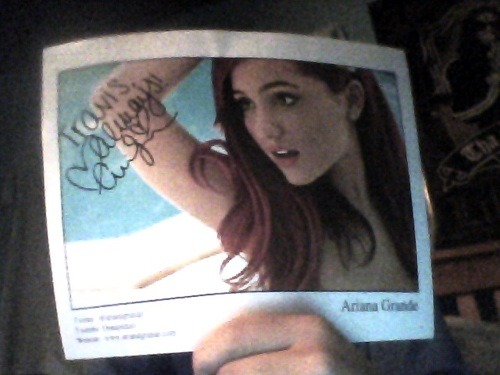 AHH LOOK WHAT ARIANA GRANDE SENT ME IN THE MAIL