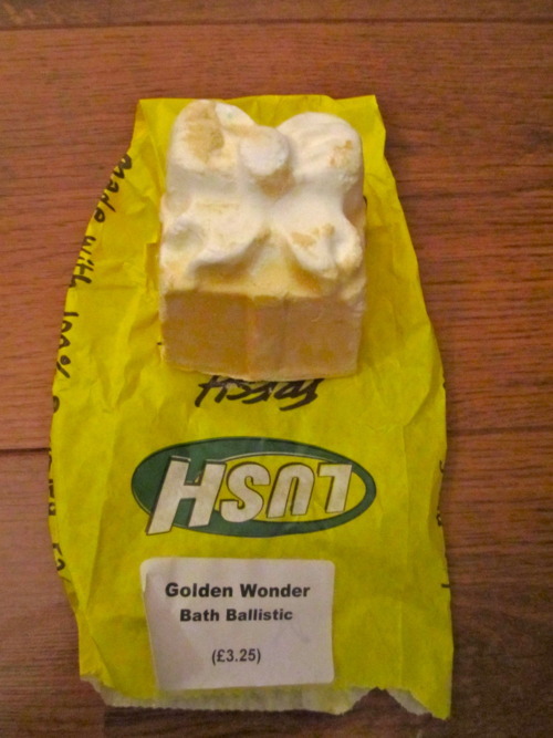 Lush Golden wonder bath ballastic