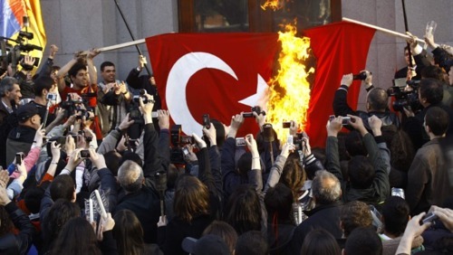turkish flag burning