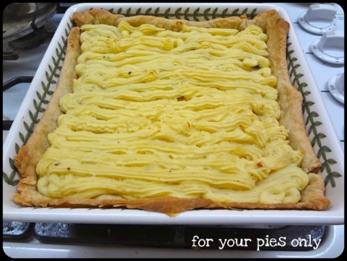 shepherds-pie-mashed-potatoes-piping-baking-dinner-irish