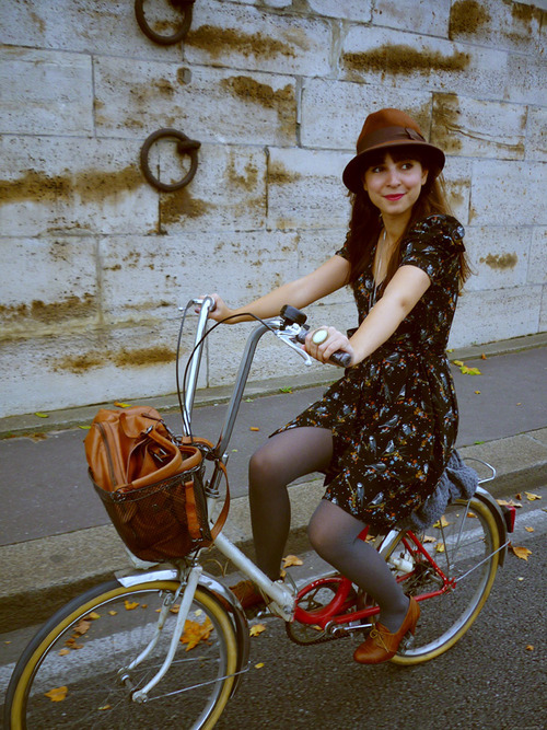Bicycles are the new trend. Everyone aims to have one and the most aficionados want the old classics. Adeline Adeline is a New York specialist of the subject