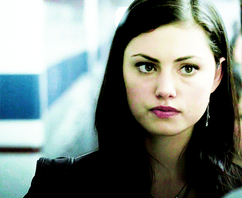 Phoebe Tonkin gifs Part 3 Sad unhappy gifs Such a bad search but the