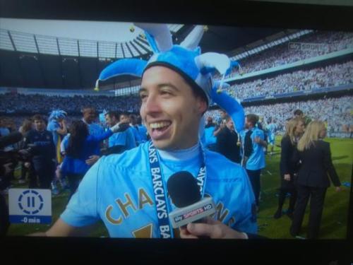Samir Nasri celebrating Manchester City's victory