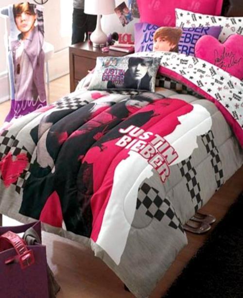 JUSTIN BIEBER BED SHEETS (OR PILLOWS!!)