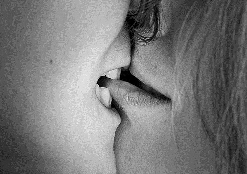 tumblr kiss