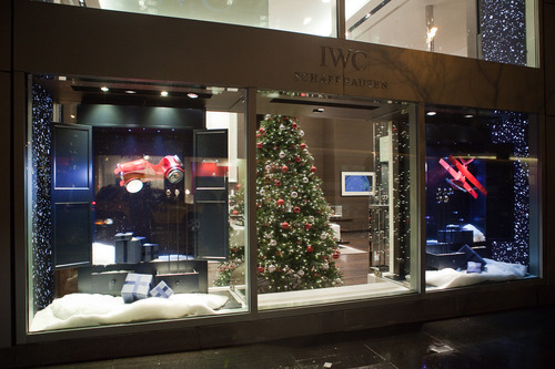 Holiday season window decoration: IWC Flagship Boutique New York ...