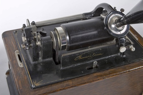 Edison later switched to wax cylinders. Image credit: Museum of Innovation and Science Schenectady