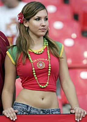 Female dutch soccer fans