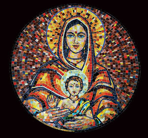Mosaico de María y Jesús por el autor indio Balan en Matridham Ashram, en Varanasi, India