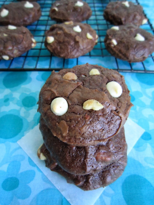 Chocolate Brownie Cookies with White Chocolate Chips and Roasted ...