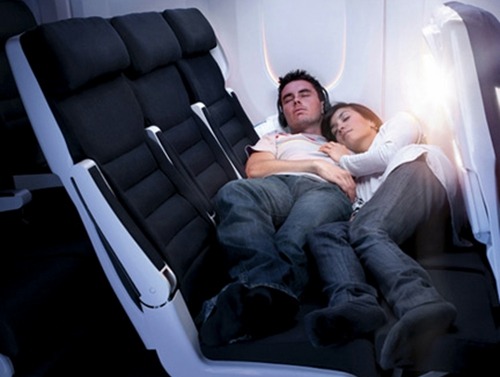 Voyage de noce, Comment dormir en avion ?