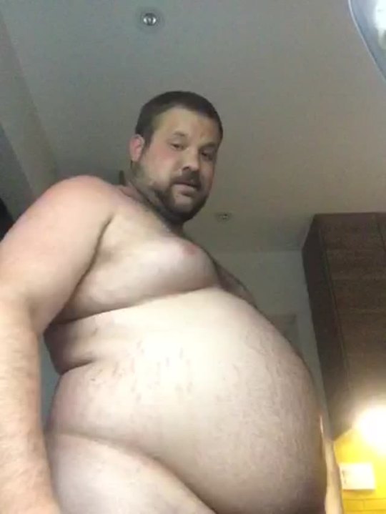 thatonebigcub:  Fatboy making himself bigger. NEED 2 FEED  He&rsquo;s no superchub (yet&hellip;), but I love how round he is